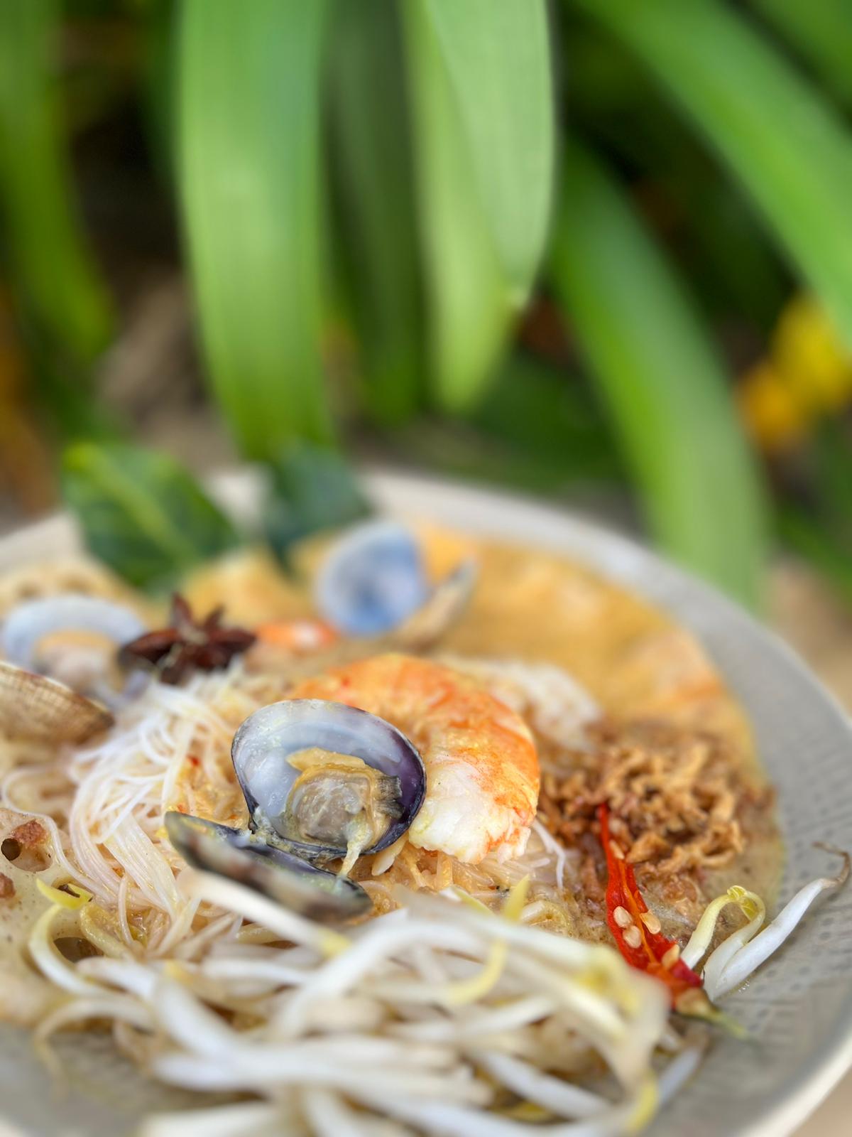 Laksa with clams, prawn and rice noodles